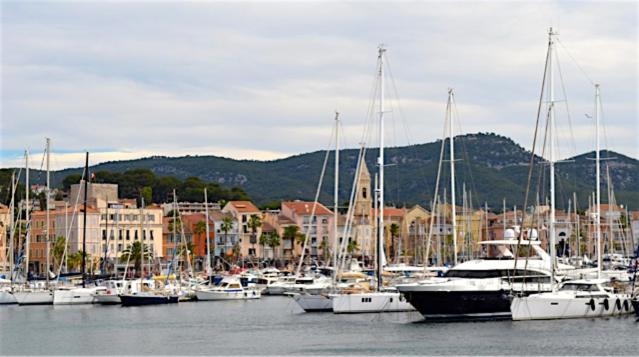 Le Murat Six-Fours-les-Plages Esterno foto